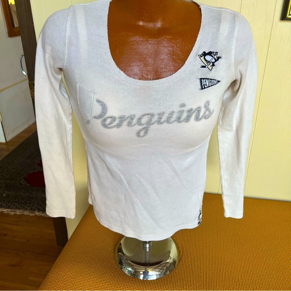 Pittsburgh Penguins Hockey thermal top Touch Alyssa Milano adorable top XL